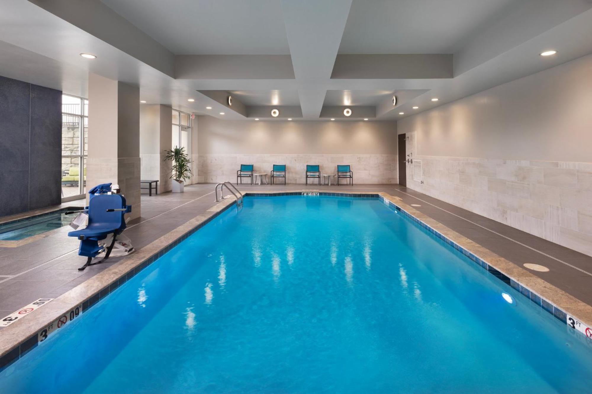Holiday Inn & Suites Arden - Asheville Airport By Ihg Eksteriør bilde